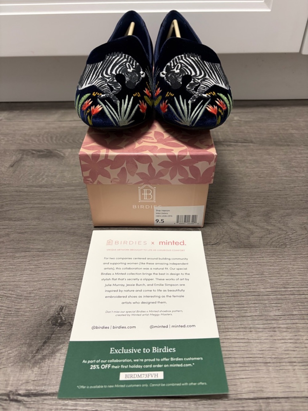 Birdies Navy Blue Velvet Embroidered Flats -NWT 9.5 - Picture 4 of 9
